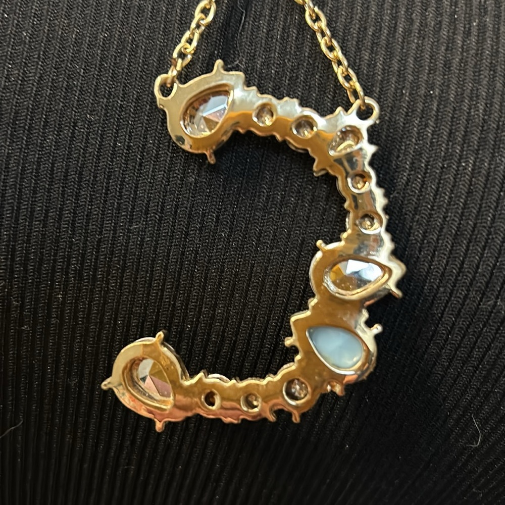 Initial “C” stone design necklace - Picture 3 of 4